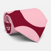 バーガンディのタイの大きいピンクの水玉模様 ネクタイ (ロール)
