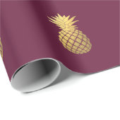 バーガンディのフェイクな金ゴールドのパイナップル ラッピングペーパー (ロールコーナー)