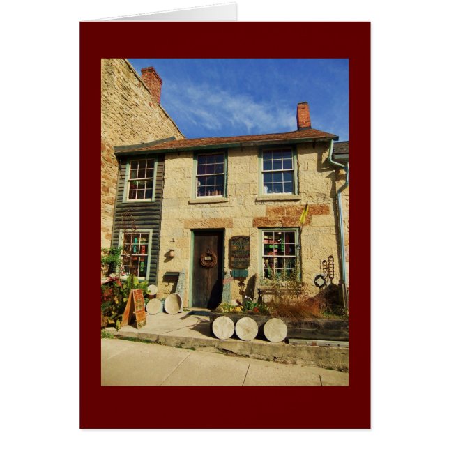 バーガンディのボーダーが付いている草原のカシのArticanの正面 (正面)