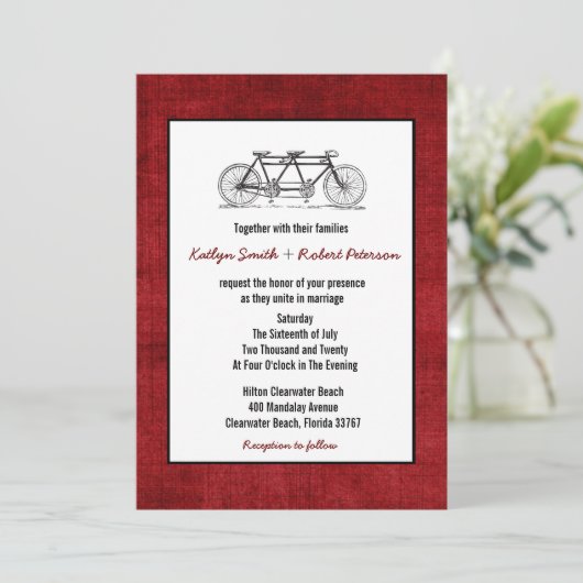 バーガンディのレトロのタンデム自転車の結婚式 招待状 (スタンド正面)