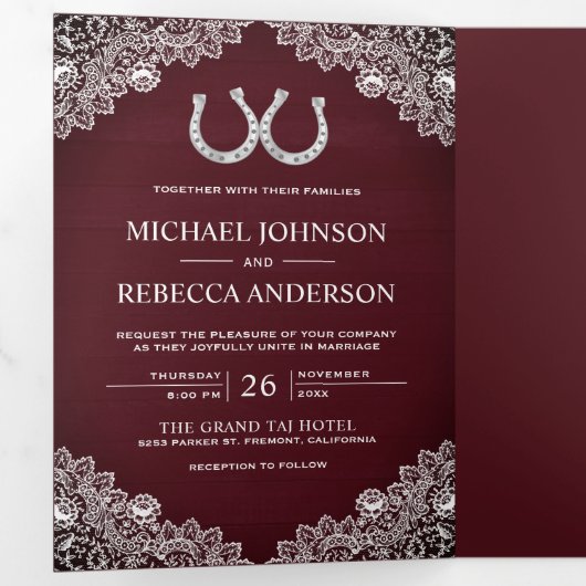 バーガンディの木の馬蹄形のレース結婚の写真 三つ折り招待状 (内部最初)