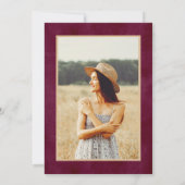 バーガンディの素朴な赤面の花の写真の卒業の部品 招待状 (裏面)