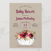 バーガンディの花の白いカボチャベビーシャワー