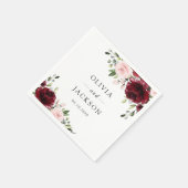 バーガンディの花、ピンクの花、緑結婚、 スタンダードカクテルナプキン (角)