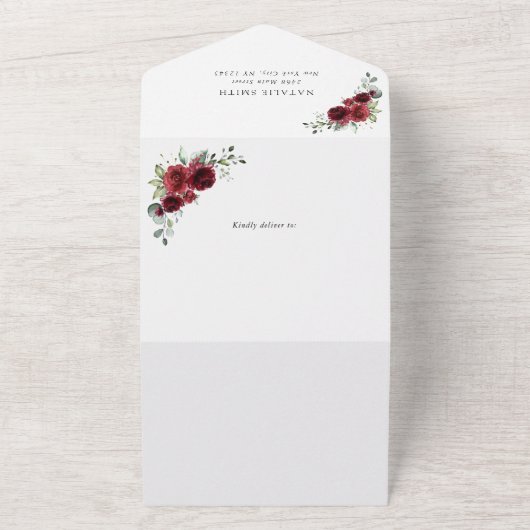 バーガンディの花、赤い花、赤いシャワー オールインワン招待状 (外側)