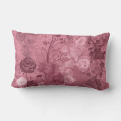 バーガンディのKRWのヴィンテージのバラによって層にされるパターン ランバークッション (裏面)
