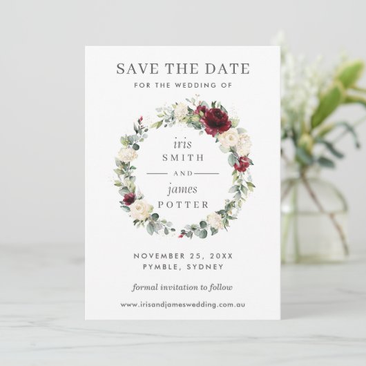 バーガンディアイボリーフローラ結婚式の日付カードを保存 招待状 (スタンド正面)