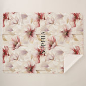 バーガンディクリームラベンダーフローラルブライダルシャワー シェルパブランケット (正面(横))