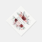 バーガンディパーソナライズされたピンク結婚スクリプトのナプキン スタンダードカクテルナプキン (角)