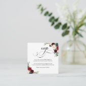 バーガンディフローラスクリプトQRコードウェディングRSVPカード エンクロージャーカード (スタンド正面)