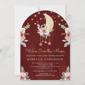 バーガンディフローラスターズムーンアーチ赤ベビーシャワー 招待状 (正面)