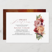 バーガンディレッドとオレンジの花のシックなスイート16 招待状 (正面/裏面)