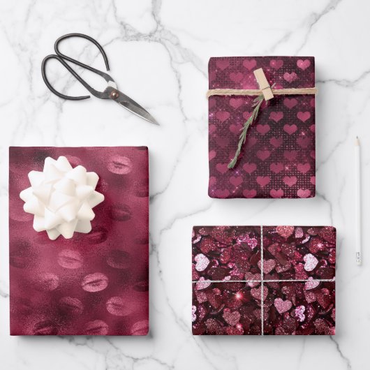 バーガンディレッドのキスと唇とハートのウェディングシャワーラブ ラッピングペーパーシート (正面)