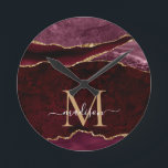 バーガンディレッド金ゴールドアゲートジオードグリッターモノグラム ラウンド壁時計<br><div class="desc">グモダンラム·バーガンディ·レッド·金ゴールド·グリッタースパークル·アゲート·ジオード·ジエレガントェムストーン·モノグラム·スクリプト·ネーム·クロック</div>