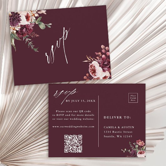 バーガンディーの秋のロマンスの結婚式QRコードRSVP ポストカード