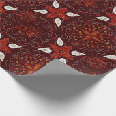 バーガンディーの背景に赤と白の花のモザイク模様 ラッピングペーパー (角)