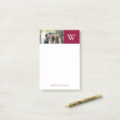 バーガンディーカラーブロックモノグラムと写真 ポストイット (デスク上)