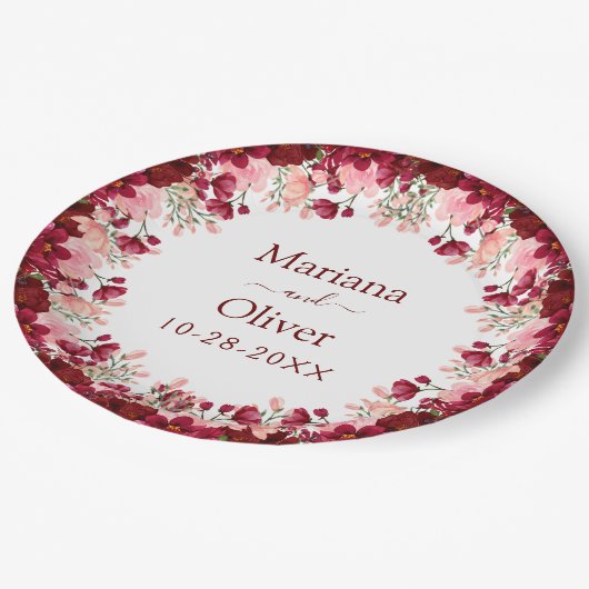 バーガンディーピンクウォーターフローラ結婚ズ ペーパープレート (アングル)