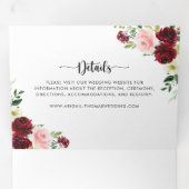 バーガンディーピンクパープル春結婚フローラの 三つ折り招待状 (内部最初)