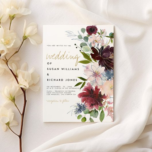 バーガンディーピンク金ゴールド花花束白結婚の 招待状