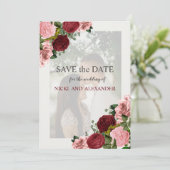 バーガンディーブラッシュピンクの花の結婚式のSave Date 招待状 (スタンド正面)