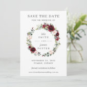 バーガンディーブラッシュ フラワーの結婚式のSave the Dateカード 招待状 (スタンド正面)
