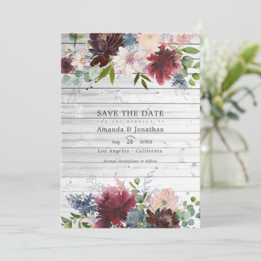 バーガンディー、ネイビー、ブッシュの花をフィーチャーした結婚式の写真 セーブザデート (スタンド正面)