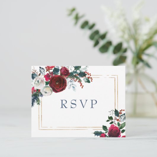 バーガンディ冬のバラグリーンリーウェディングRSVP ポストカード (スタンド正面)