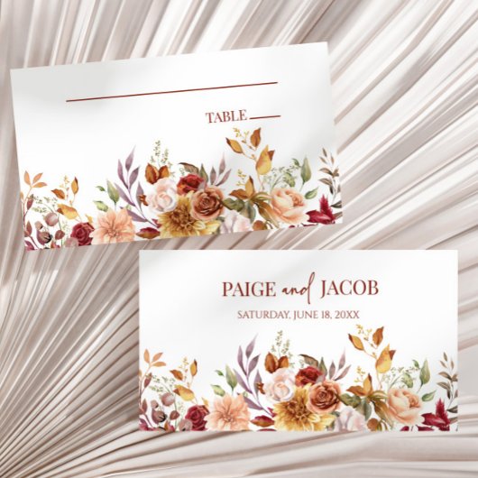 バーガンディ燃えたオレンジ色のフローラ結婚の花 プレイスカード