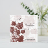 バーガンディ エレガント フラワー ウェディング RSVP カード (スタンド正面)