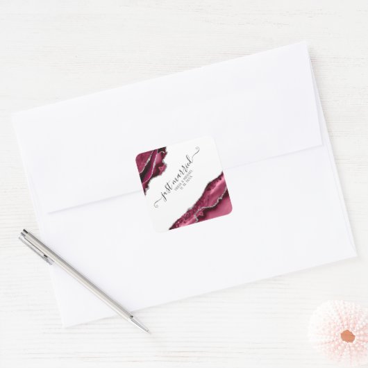 バーガンディ&シルバーアゲート縁どたった今結婚しました スクエアシール (封筒)