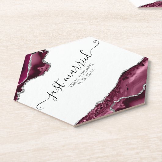 バーガンディ&シルバーアゲート縁どたった今結婚しました ペーパーコースター (アングル)