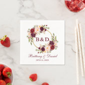 バーガンディ フラワー リース モノグラム ウェディング スタンダードカクテルナプキン (インサイチュ)