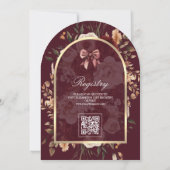バーガンディ フローラル コケッタ ボウ アーチ ベビーシャワー 招待状 (裏面)