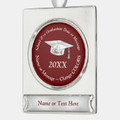 バーガンディ、マルーン、卒業ツリーオーナメント シルバープレートバナーオーナメント (左)