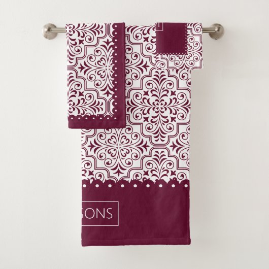 バーガンディ、白いダマスクのパターン、ほろ縁どろ バスタオルセット (インサイチュ)
