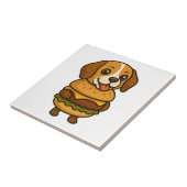 バーガーを持つ面白いビーグル 珍獣 タイル (側面)