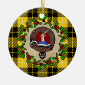 バークレイクランバッジ&タータンチェックパーソナライズされたクリスマス セラミックオーナメント (正面)