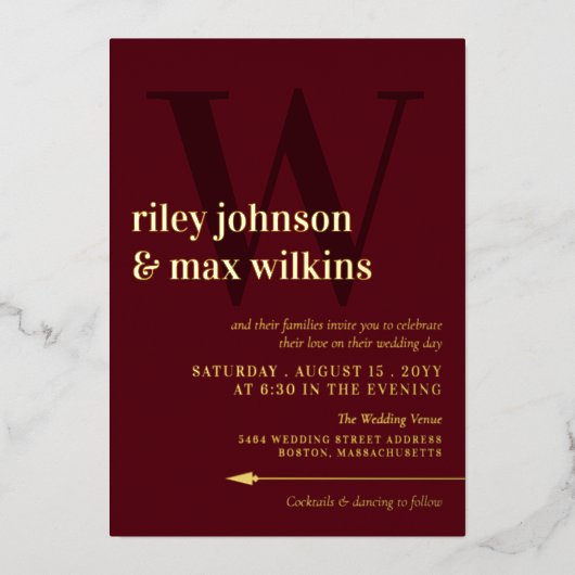 バーグンエレガントディと金ゴールドタイポグラフィ矢印 箔招待状 (正面)