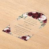 バーグンディ素朴赤面フローラバラアーチ結婚ズ アクリル招待状 (レイダウン)