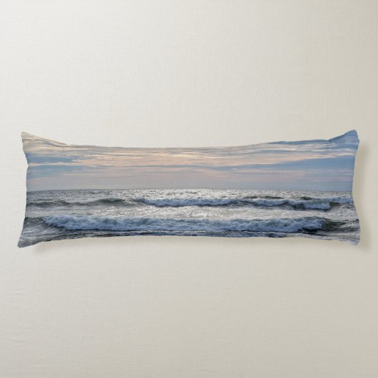 バージニアビーチサンライズ ボディピロー (正面)