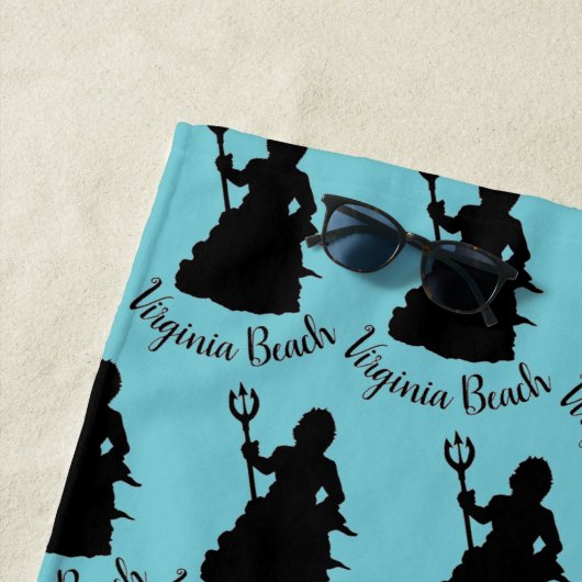 バージニアビーチVA海ブルーネプチューン像 ビーチタオル (インサイチュ)