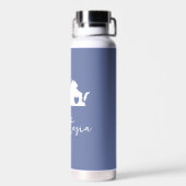 バージニア州マップのカスタマイズ可能な名前 ウォーターボトル (背面)