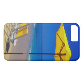 バージンのビーチの黄色いビーチパラソルと椅子 Case-Mate iPhoneケース (裏面(横))