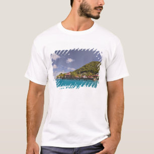 バージン諸島ビターエンドヨットクラブの風景 Tシャツ