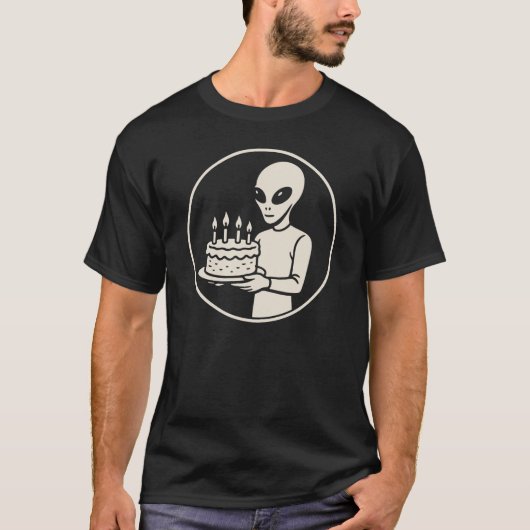 バースデーケーキを持つ宇宙エイリアン サイエンス フィクション Tシャツ (正面)