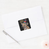 バースデーハットを着た斑点のあるハイナ スクエアシール (封筒)