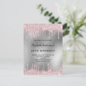 バースデーパーティーの銀のグリッタードリップピンクの招待状 ポストカード (スタンド正面)