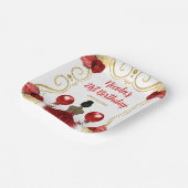 バースデーパーティーダークスキンプリンセスイン赤 ペーパープレート (傾斜あり)