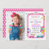 バースデーパーティーパレードの写真を通して、かわいい女の子がドライブ 招待状 (正面/裏面)